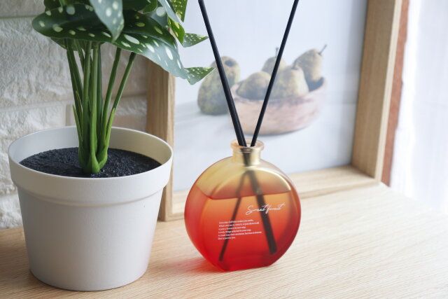 ダイソー グラデーション瓶ディフューザー（スイートフルーツ） 使用例 インテリア