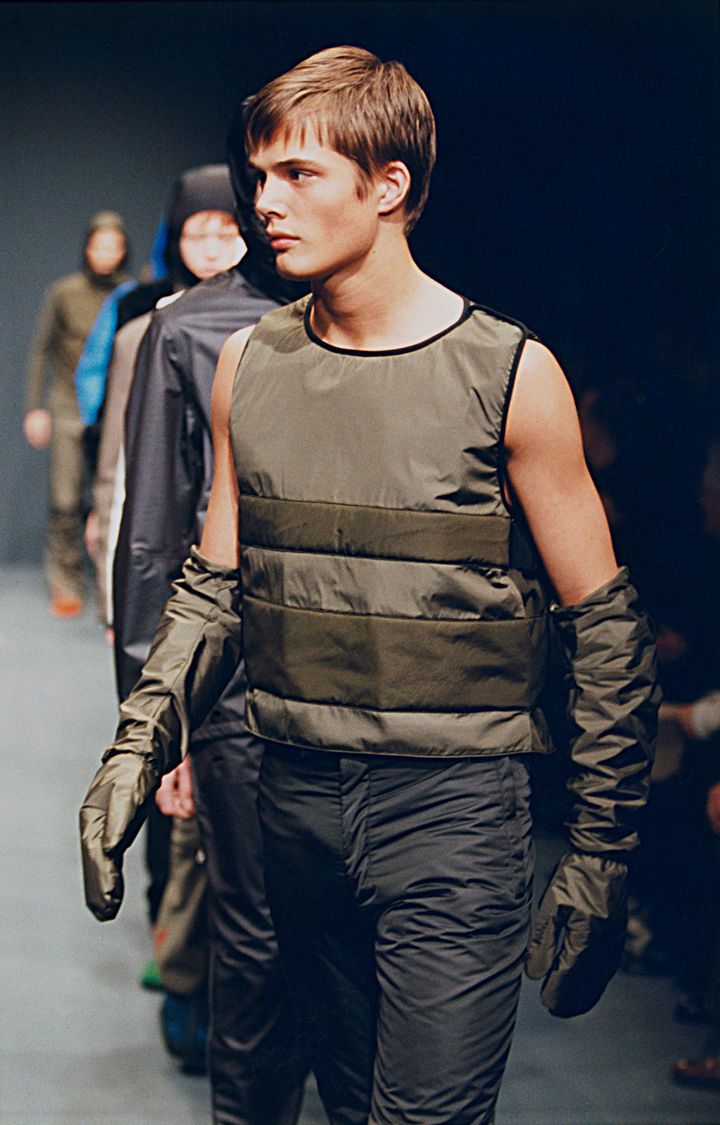 プラダ 1999-00年秋冬メンズコレクションより。