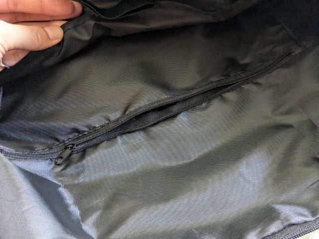 ファスナーポケット