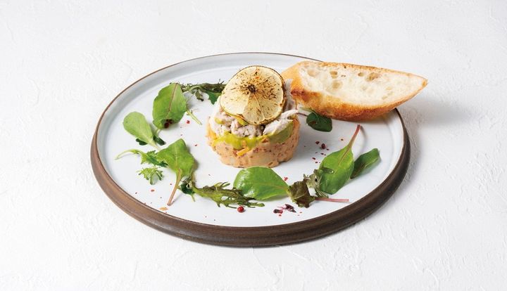 「シトラスプルドポークとアドボポテトのタルタル」￥1,500