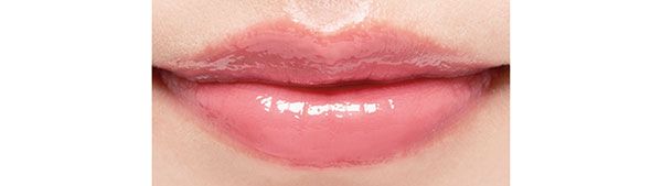 YSL ラブシャイン キャンディ グロウ バーム使用