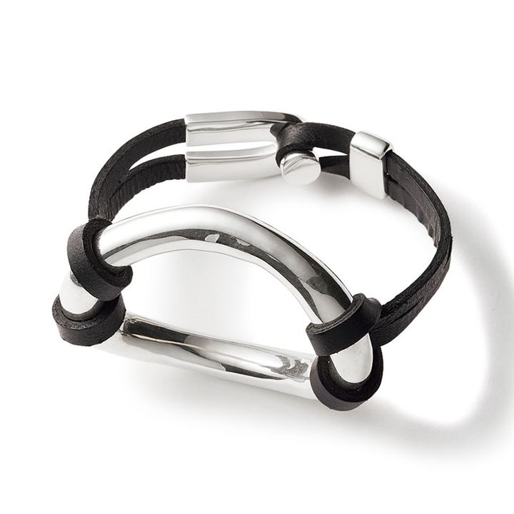 バナナリパブリックのレザーブレスレット