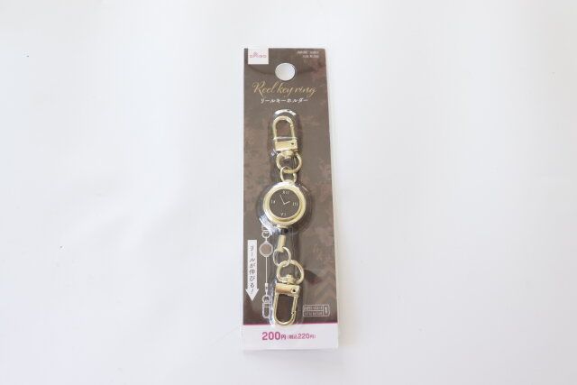 ダイソー リールキーホルダー（時計） パッケージ