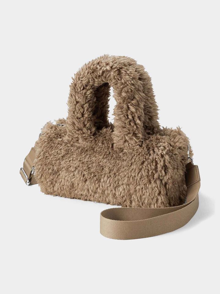 画像2: 出典：GU