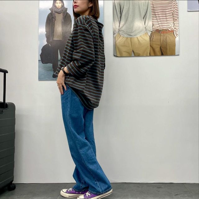 洗いざらし太番手ボートネック九分袖Ｔシャツを着たコーデ