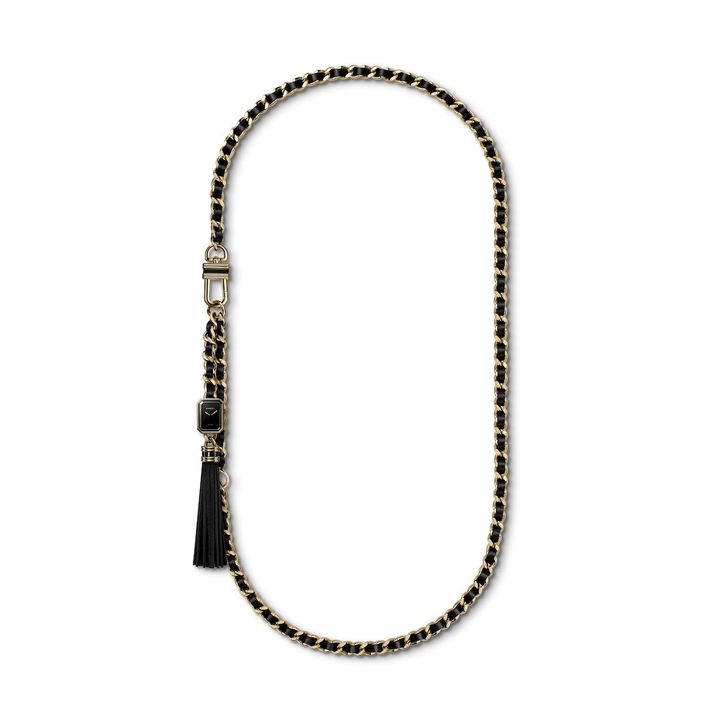 首に飾れば存在感満点のネックレスに