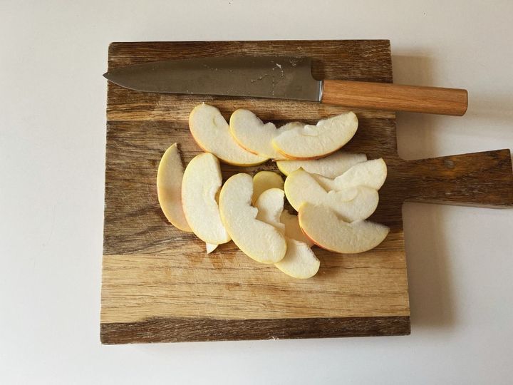 りんごづくしのチョコパイの作り方【渡辺友美子のコーヒーに合うお菓子のレシピ vol.59 〜レシピで旅するヨーロッパ〜】