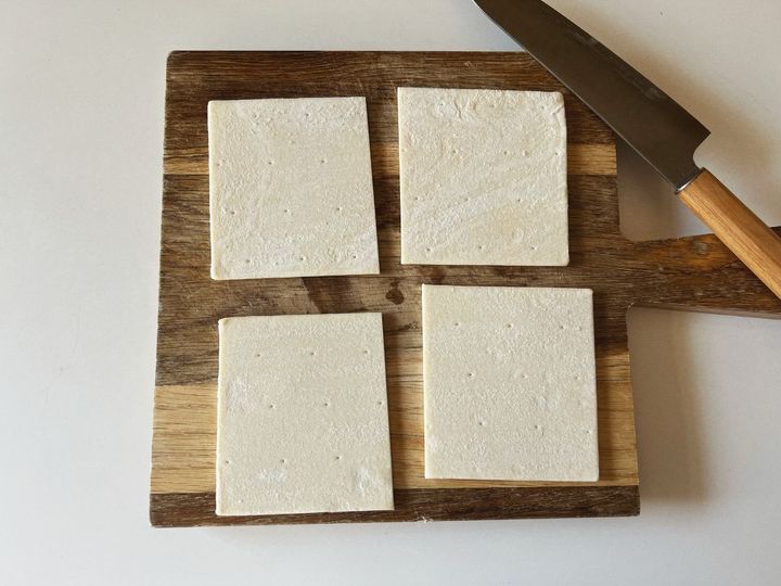 りんごづくしのチョコパイの作り方【渡辺友美子のコーヒーに合うお菓子のレシピ vol.59 〜レシピで旅するヨーロッパ〜】