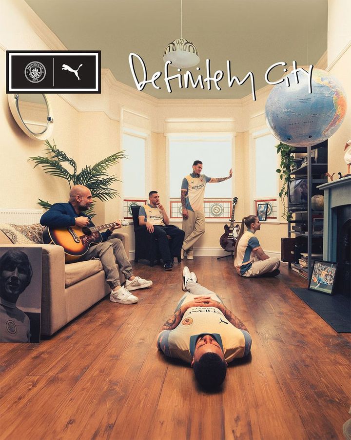 マンチェスター・シティに「PUMA×ノエル・ギャラガー」のコラボユニフォームが登場！復活したOASISの名盤30周年記念デザイン