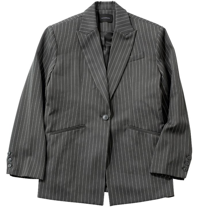 Lavish Gateのメンズライクなピンストライプ柄ジャケット