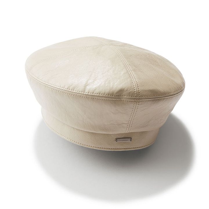 エコレザー素材の帽子