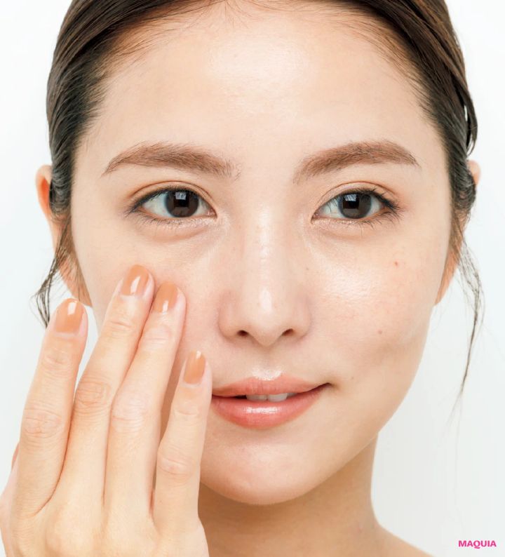 プロが答えるファンデーションQ&A。基本の塗り方、色選びのトレンド、崩れないファンデはetc._11