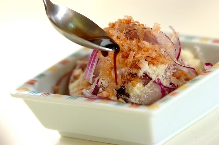 スライスオニオンとチーズのサラダの作り方1