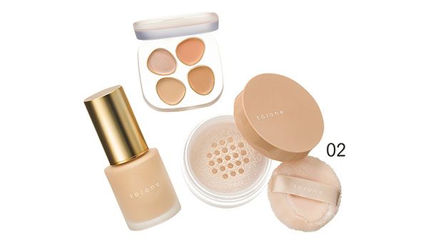 【左】ベース ルミネッセンス フローレス 【中】ペタル フロート フローレス タッチ 【右】ルミナスヴェール フェイスパウダー 