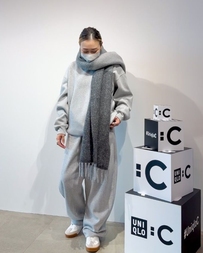 スウェットオーバーサイズプルパーカ×UNIQLO：Cのグレーの「スウェットワイドパンツ」