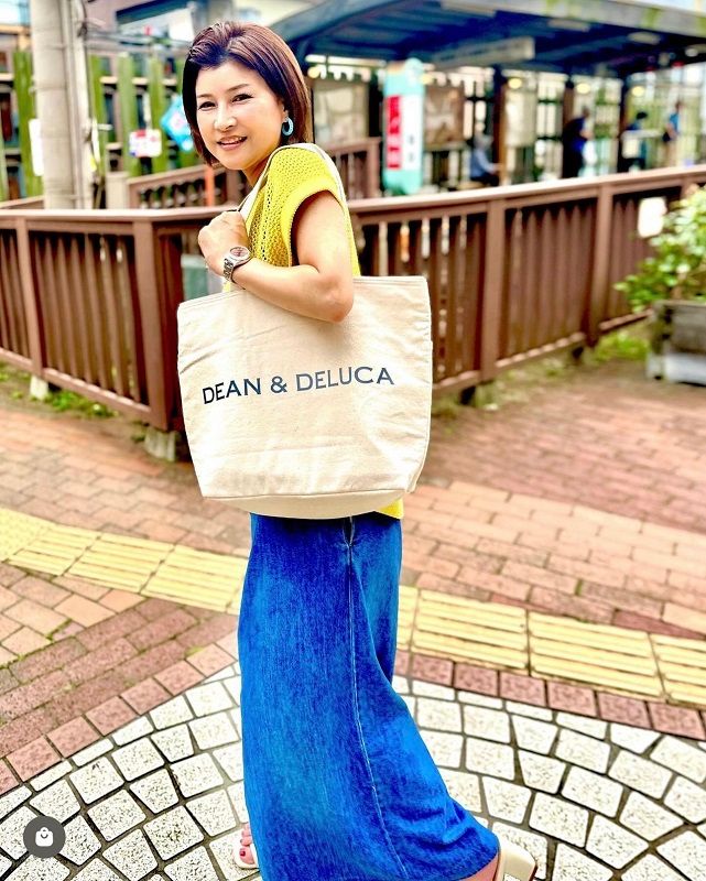 落語家 三遊亭あら馬さんの私服コーデ SHENERYのサロペットワンピース