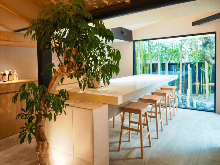 鎌倉・長谷駅からすぐ♪ 竹細工の庭が美しい築100年以上の古民家カフェバーで新感覚のだしボウルを「plough」