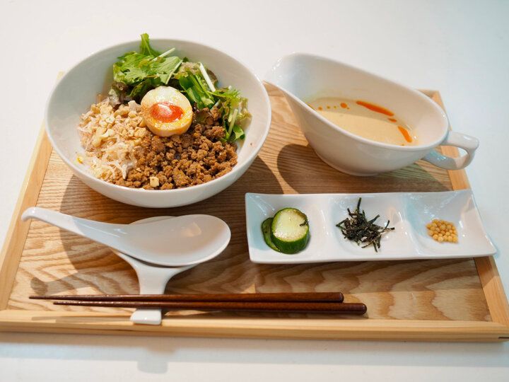 鎌倉・長谷駅からすぐ♪ 竹細工の庭が美しい築100年以上の古民家カフェバーで新感覚のだしボウルを「plough」