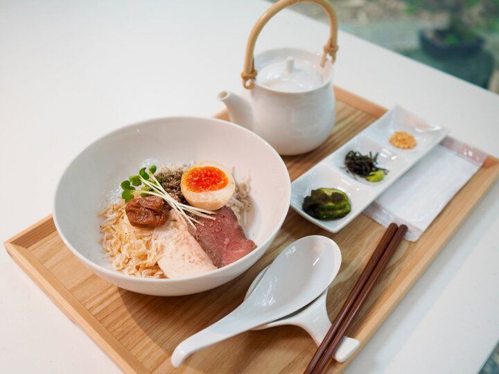 鎌倉・長谷駅からすぐ♪ 竹細工の庭が美しい築100年以上の古民家カフェバーで新感覚のだしボウルを「plough」