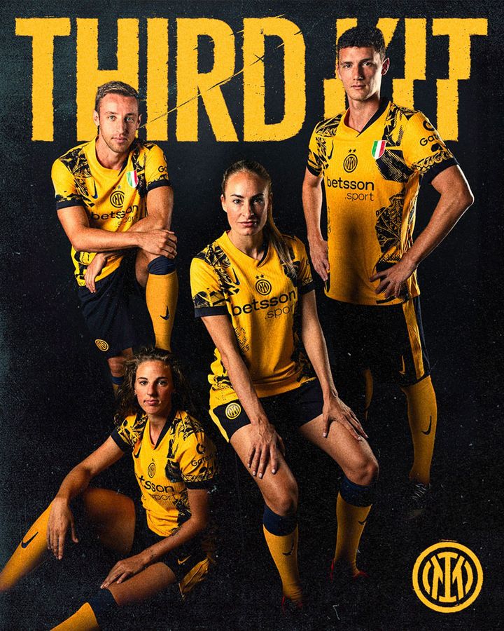 インテル、女子チームを称える新ユニフォームを発表！大胆デザインは「懐かしき90年代ユニ」の復活