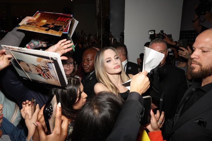 画像2: アンジェ―ナ・ジョリーが監督を務めた『Without Blood』が初公開