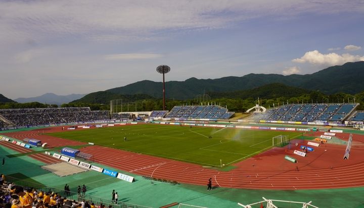 Jリーグも絶賛する山と調和したNDソフトスタジアム山形！奥羽山脈を一望できる絶景写真を厳選公開