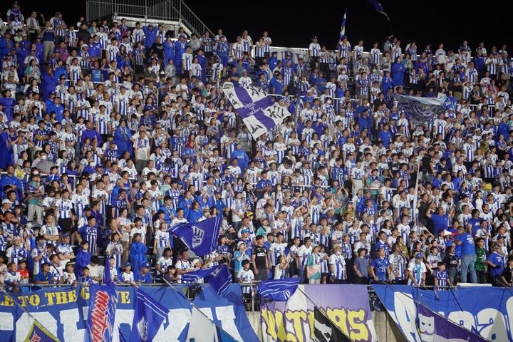 Jリーグも絶賛する山と調和したNDソフトスタジアム山形！奥羽山脈を一望できる絶景写真を厳選公開