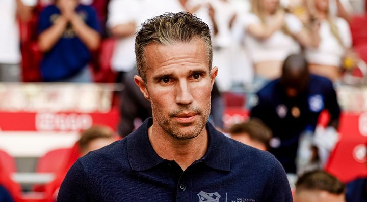 毎熊のAZ、無慈悲な9ゴール！屈辱的大惨敗のファンペルシー監督が逆に好感度アップしたワケ