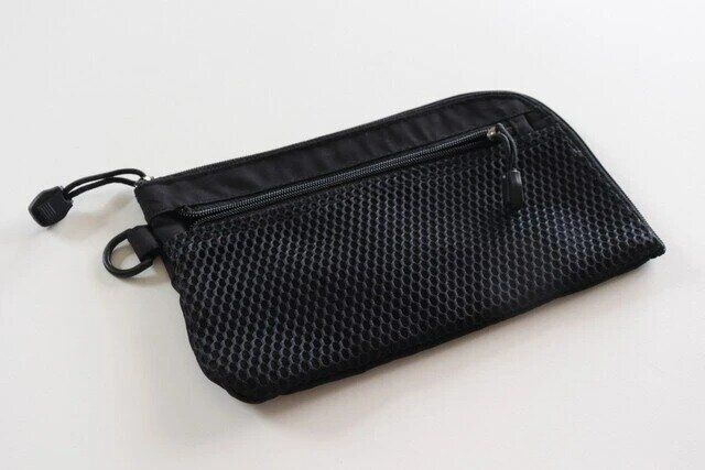 ダイソー マルチポーチ（抗菌、L型ファスナー）