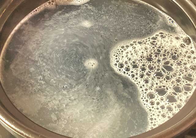 ダイソー 土鍋（19cm、ブラック） 目止め