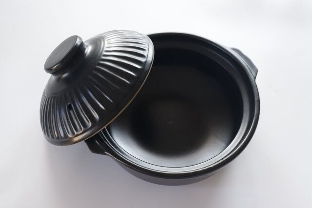 ダイソー 土鍋（19cm、ブラック）