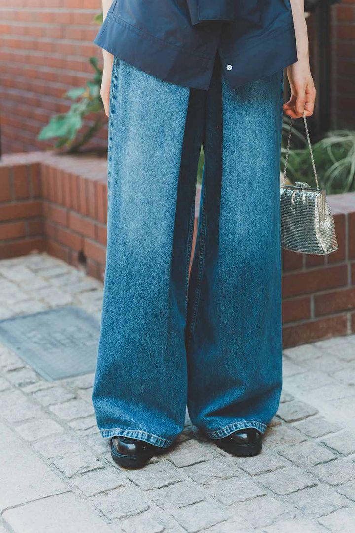 【愛用デニムSNAP】だぼっと感が可愛い《JOHN LAWRENCE SULLIVAN》のワイドデニム。あえてレディに着こなし！