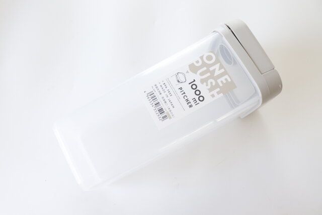 セリア ワンプッシュピッチャー 1000