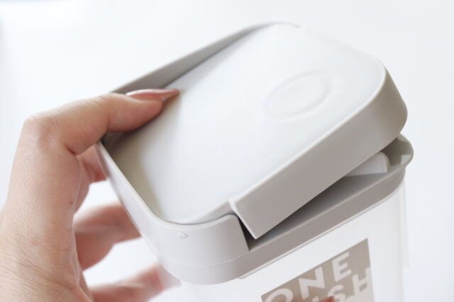 セリア ワンプッシュピッチャー 1000 フタ ワンタッチ