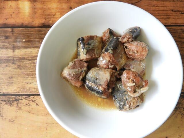 3COINS いわしの醤油味付け 中身 非常食 缶詰