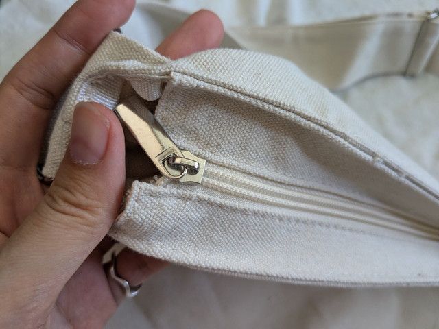 キャンバス風ビッグショルダーバッグファスナー