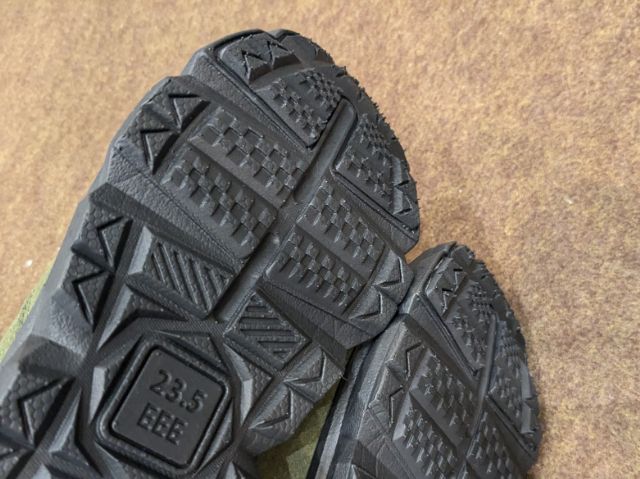 アーバンハイクスリッポンのソール