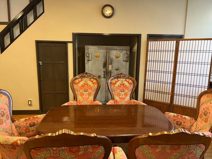 昭和レトロな雰囲気がすてき♪商家をリノベーションした1日1組限定のゲストハウス「AKAHIGE丸亀」 