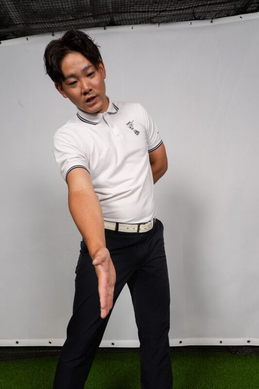 正しい手首の使い方はどっち？ショットの精度を上げる右手のひらの意識