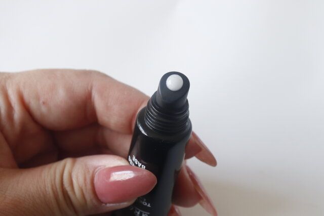 ダイソー UGTポアレスベース01c チューブ