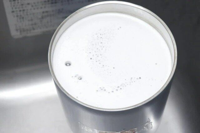 ダイソー ステンレスボトル洗浄剤 洗浄中