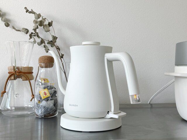 BALMUDA the Pot（電気ケトル） 取っ手にライト
