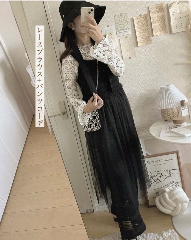 レースブラウスパンツコーデ