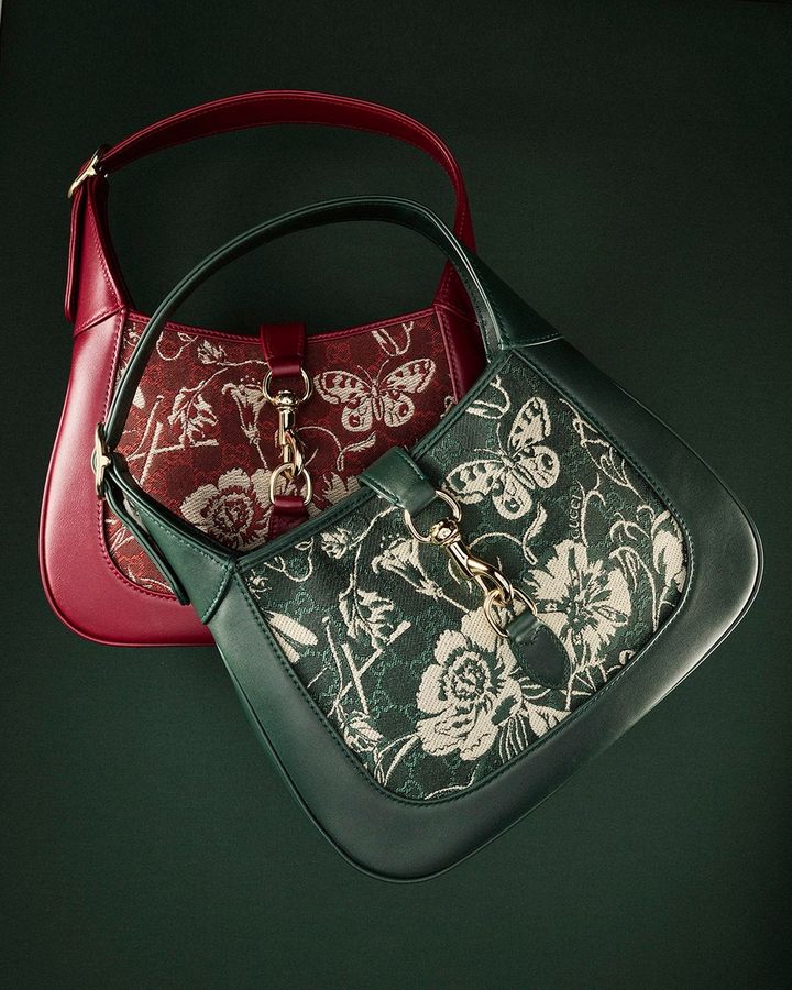 「グッチ ジャッキー」バッグ 各 ¥ 517,000。Courtesy of Gucci