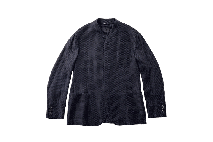 〈ジョルジオ アルマーニ〉のスタンドカラージャケット