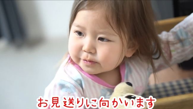 「行っちゃヤダ」お姉ちゃん２人を投稿させたくない２才末っ子がかわいすぎ！