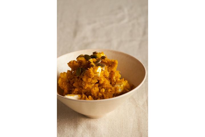 酸味が甘味を引き締める“かぼちゃとクリームチーズの柚子サラダ”