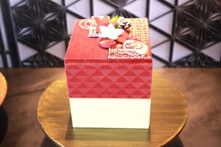 「玉手箱」縦14cm、横14cm、高さ14cm 31000円 