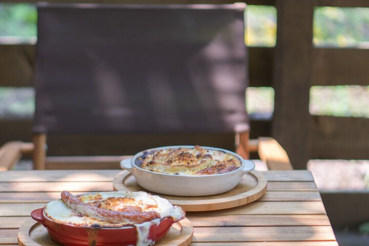 美瑛の大地の恵みを一皿で！森の中のグラタン専門店「VIVA食堂」