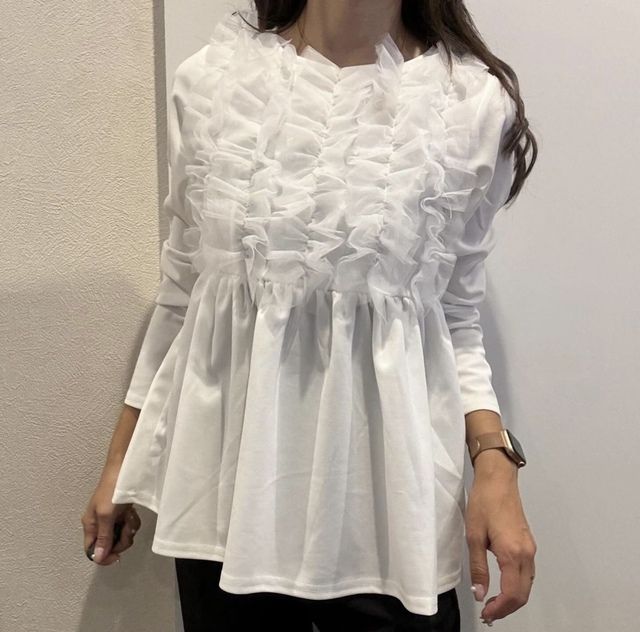 しまむらのチュールフリルブラウス1